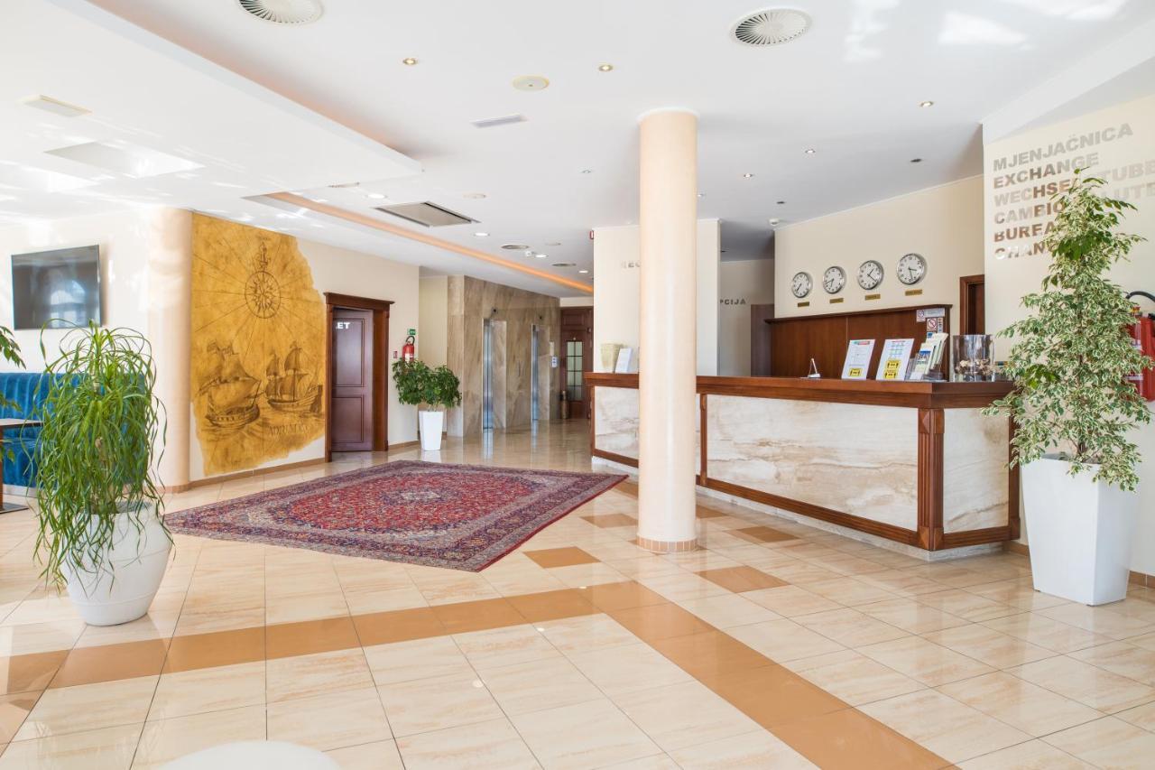 Hotel Bella Vista Дрвеник Екстериор снимка