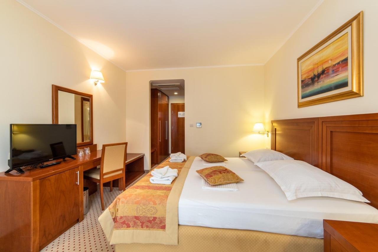 Hotel Bella Vista Дрвеник Екстериор снимка