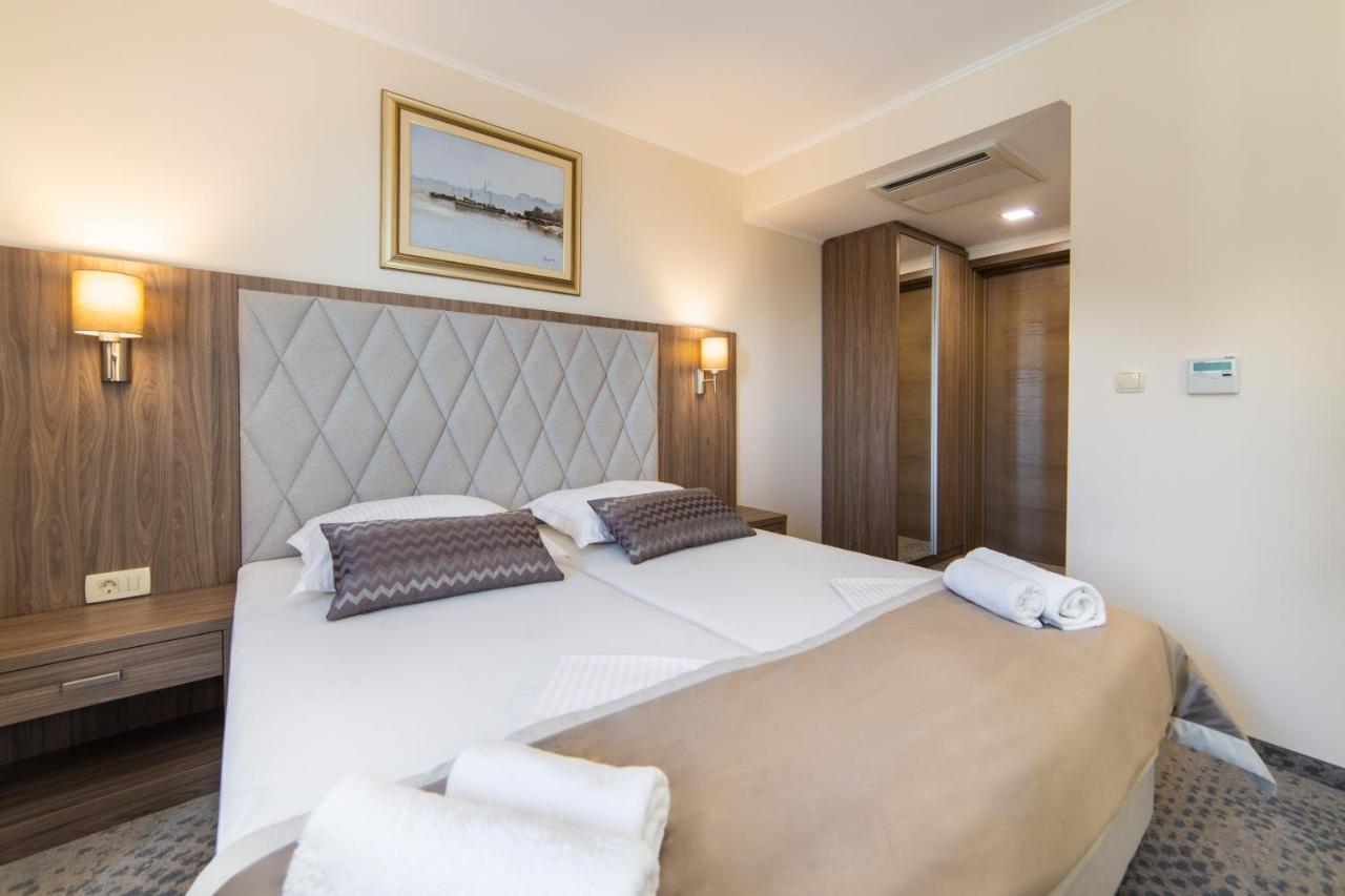Hotel Bella Vista Дрвеник Екстериор снимка