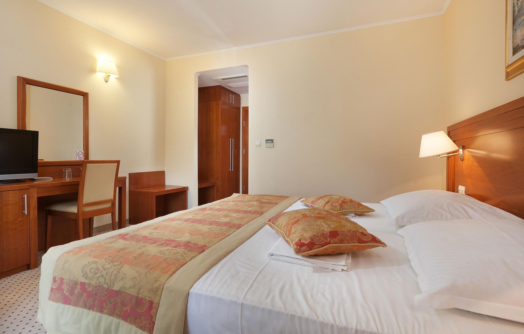 Hotel Bella Vista Дрвеник Екстериор снимка
