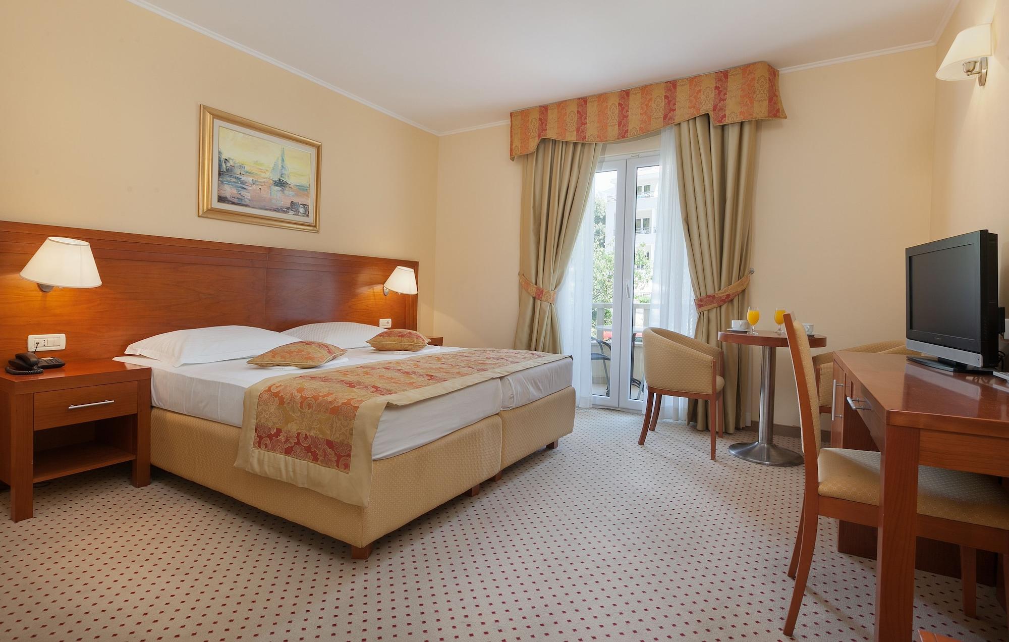 Hotel Bella Vista Дрвеник Екстериор снимка