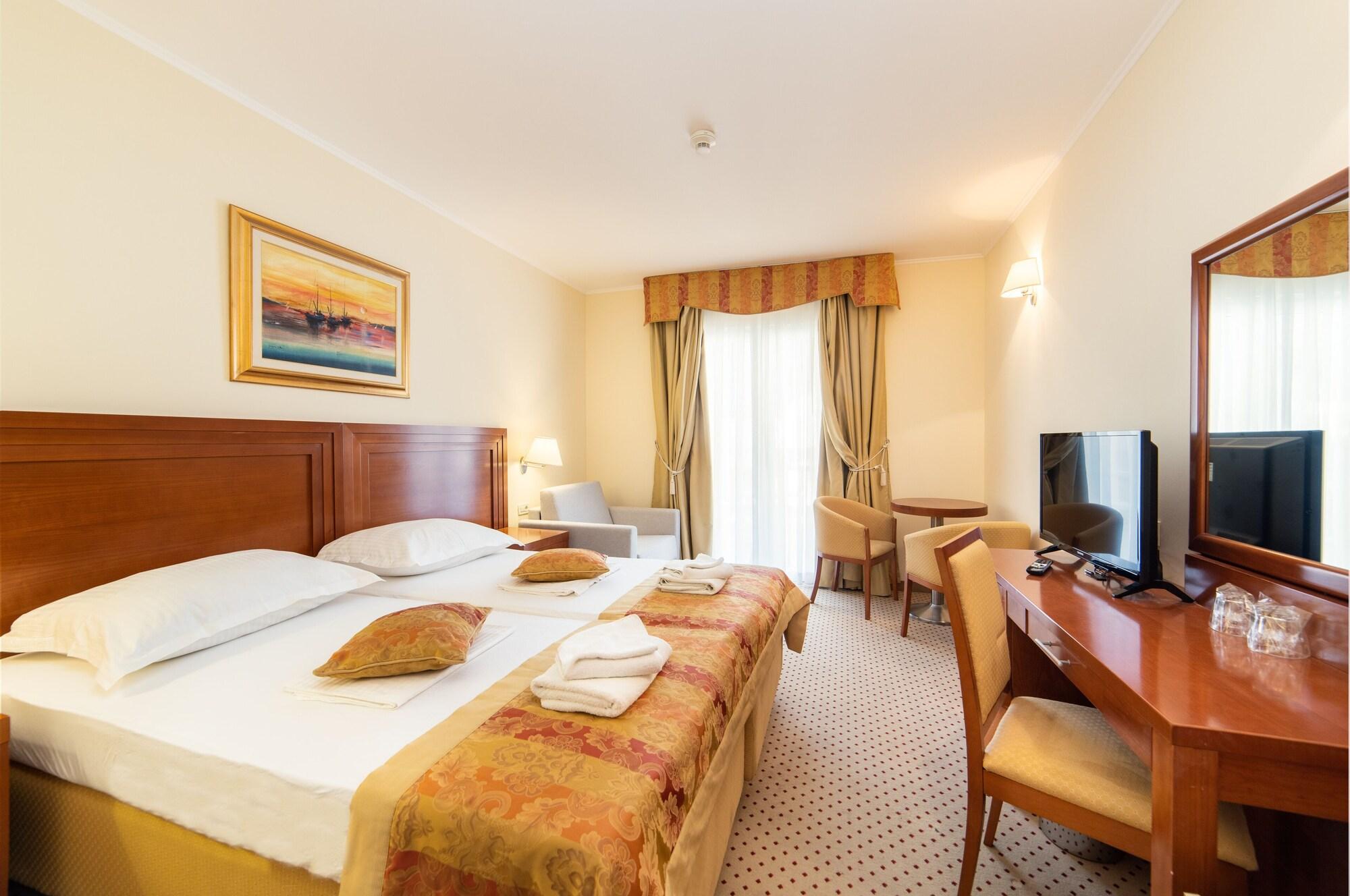 Hotel Bella Vista Дрвеник Екстериор снимка