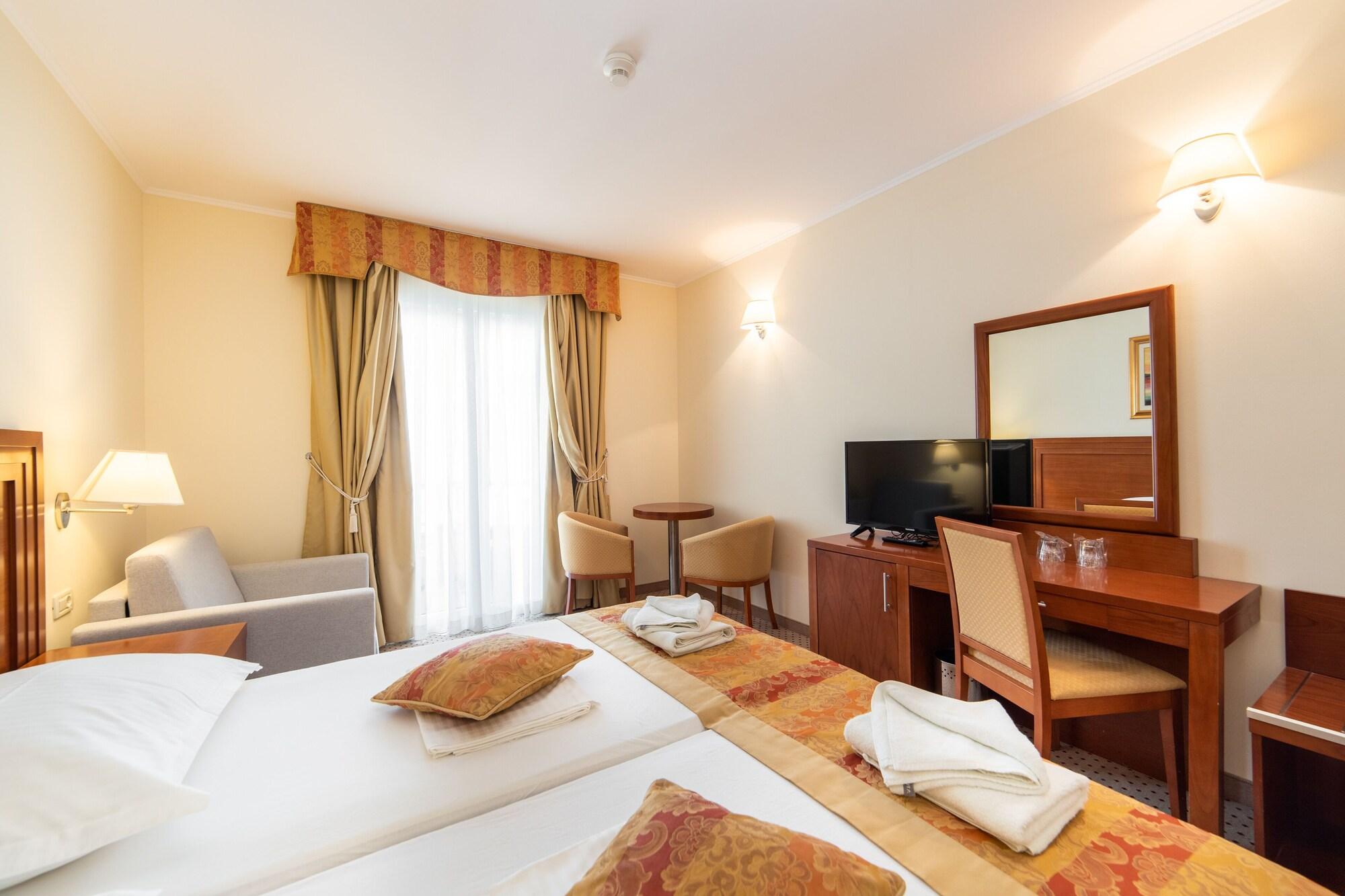 Hotel Bella Vista Дрвеник Екстериор снимка