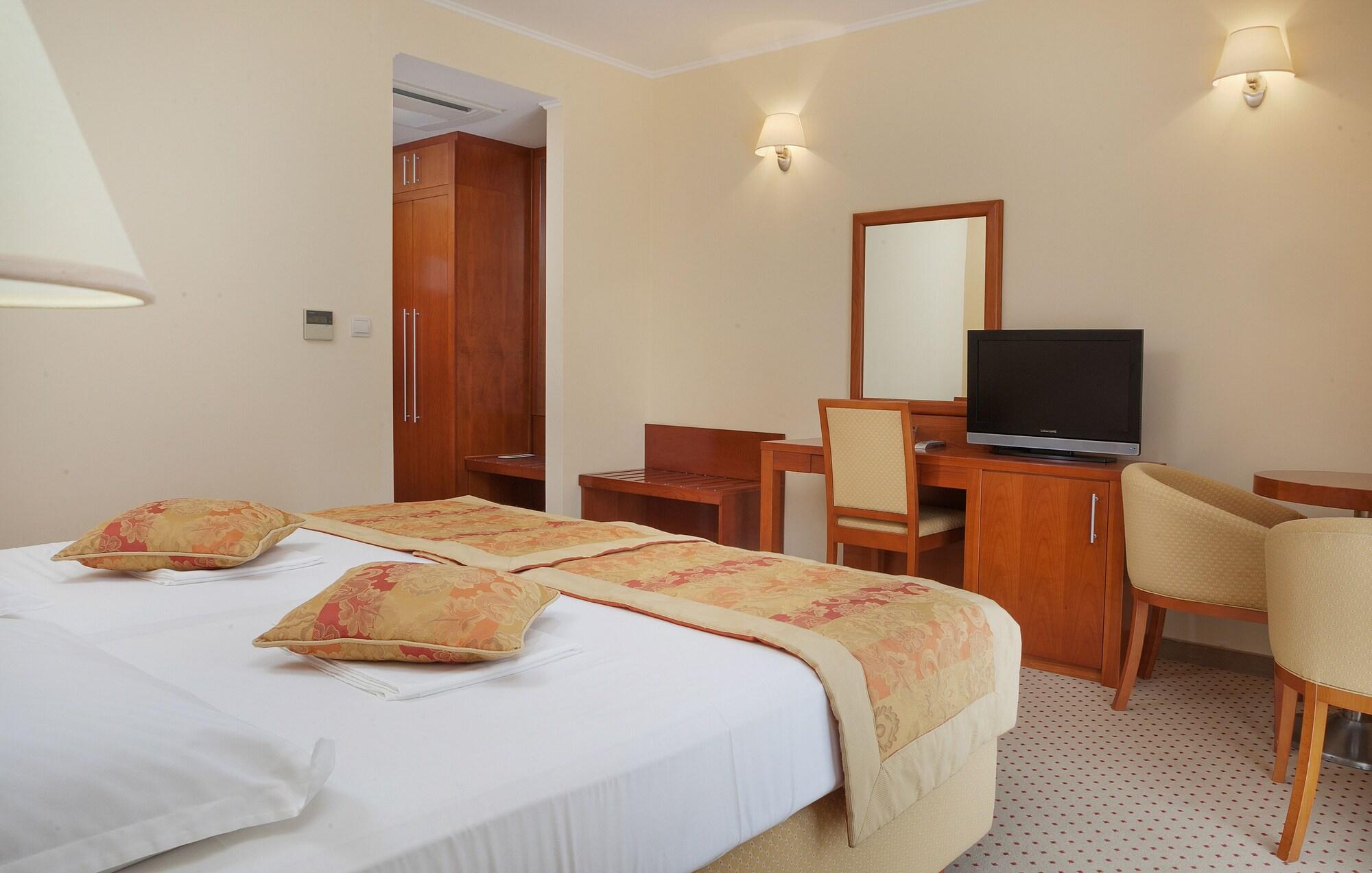 Hotel Bella Vista Дрвеник Екстериор снимка