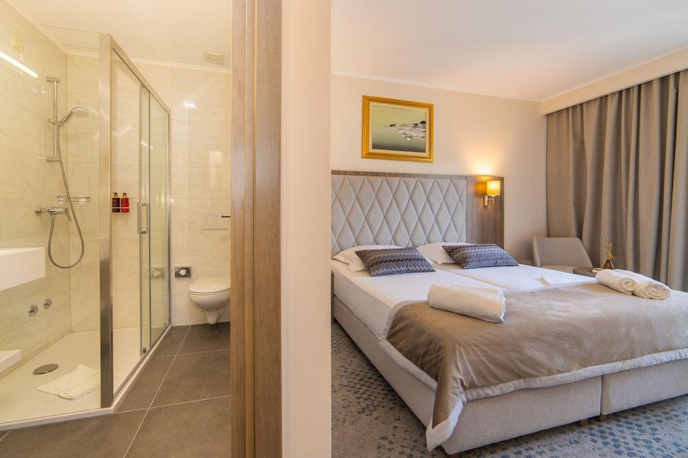 Hotel Bella Vista Дрвеник Екстериор снимка