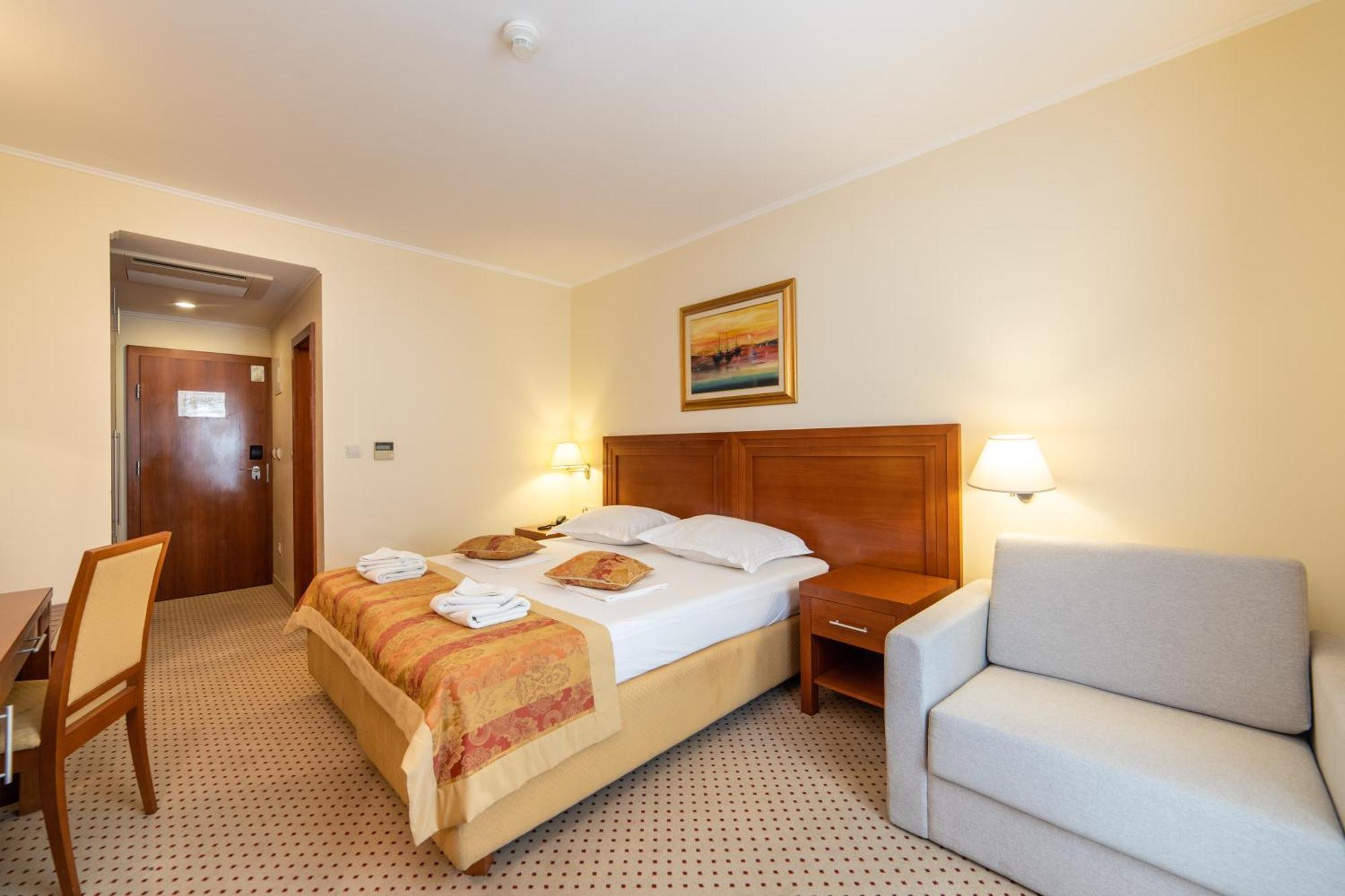 Hotel Bella Vista Дрвеник Екстериор снимка